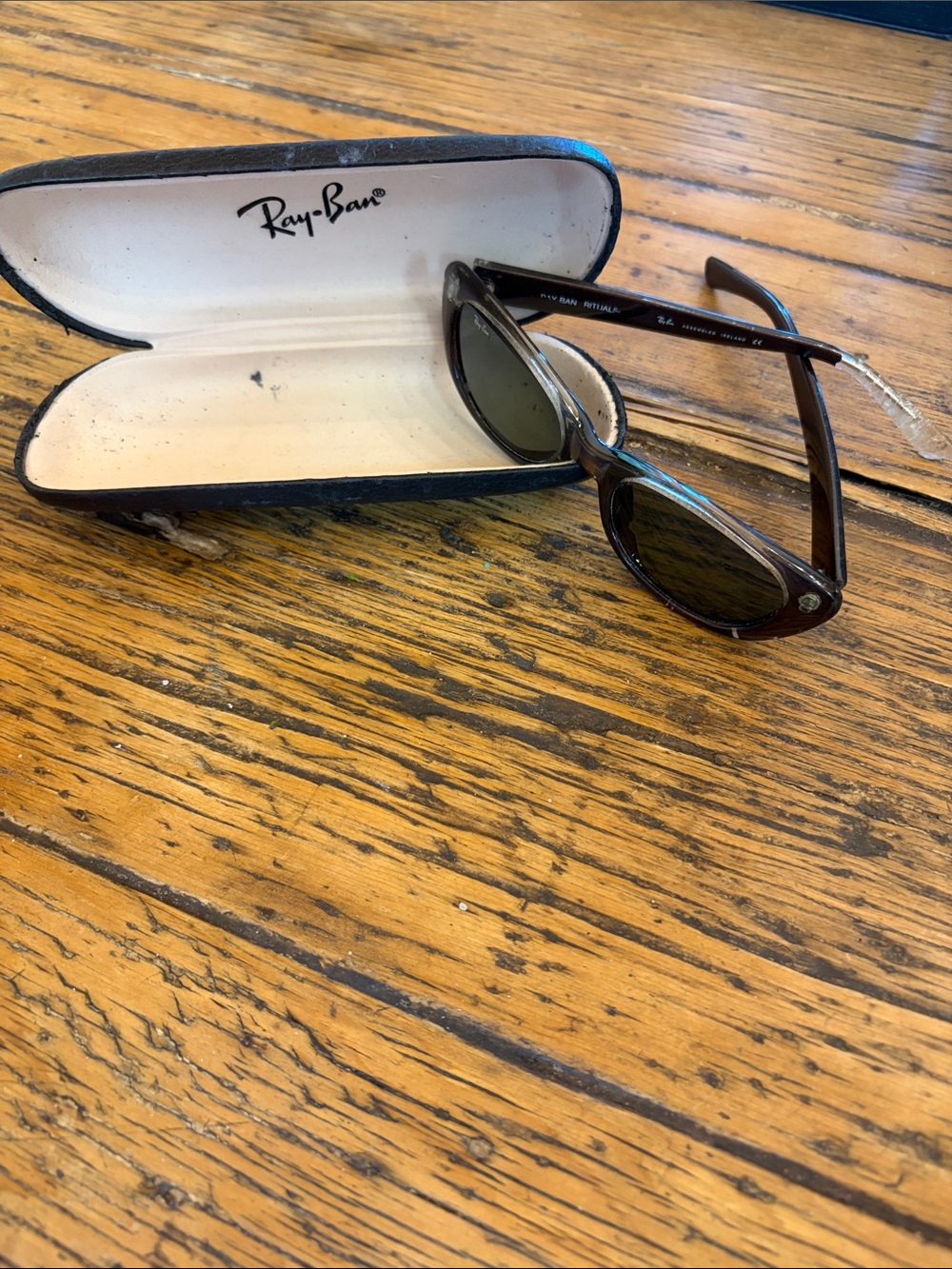 🍃 VINTAGE 🍃 Ray-Ban Cat Eye Rituals Sunglasses assembled in Ireland 🇮🇪 with Case